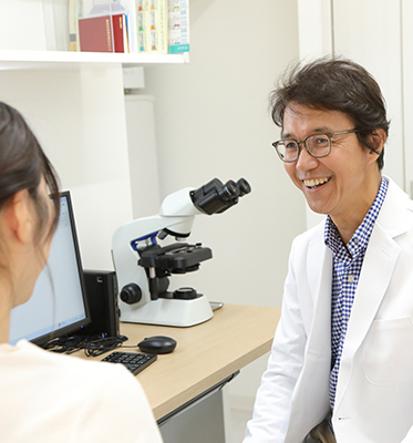 皮膚のかかりつけ医/皮膚科専門医の院長へ皮膚トラブルや肌のお悩みがある患者さんはお気軽にご相談ください